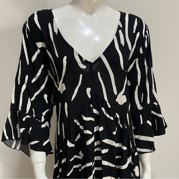 Black and white brushstroke hi-Lo maxi dress by Loralette Size 22/24 - Picture 6 of 13